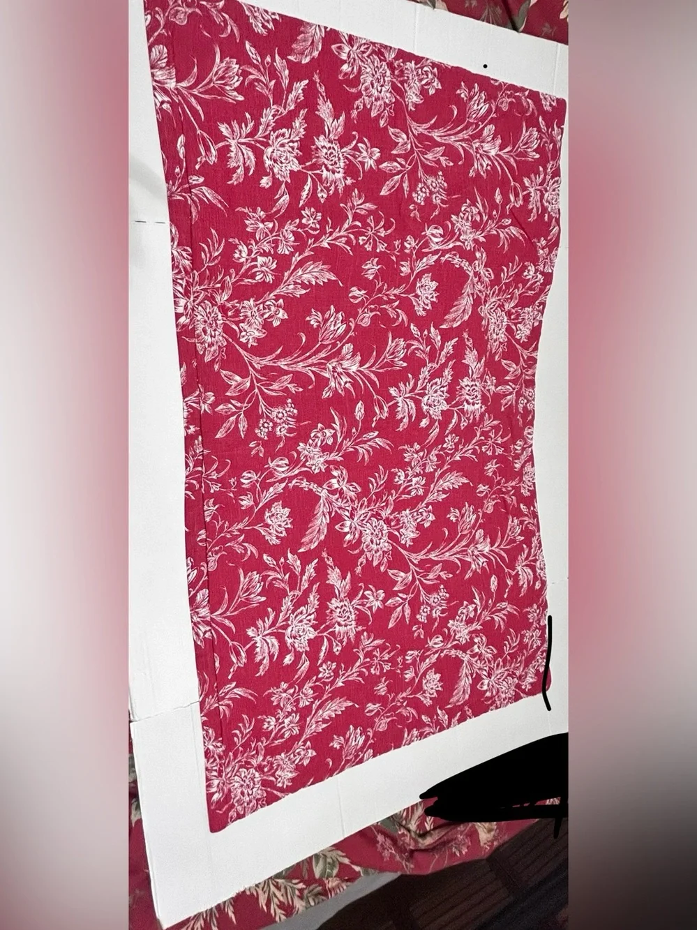 Laura Ashley Floral Toile/ Plaid Red Pillow One Sham King.